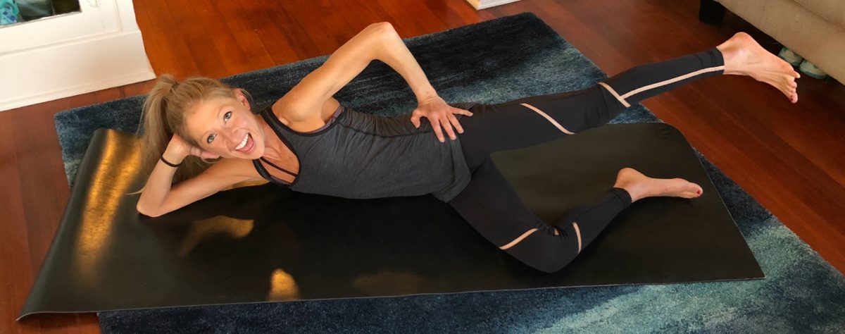 Floor Workout Routine. Tone Your Hips, Butt, & Thighs In 20 Minutes!